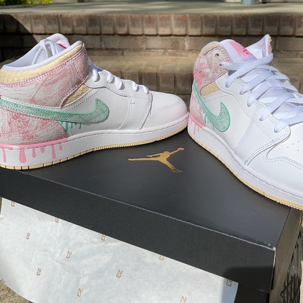 Jordan 1 low ice cream dd1666-100 women’s size 8.5